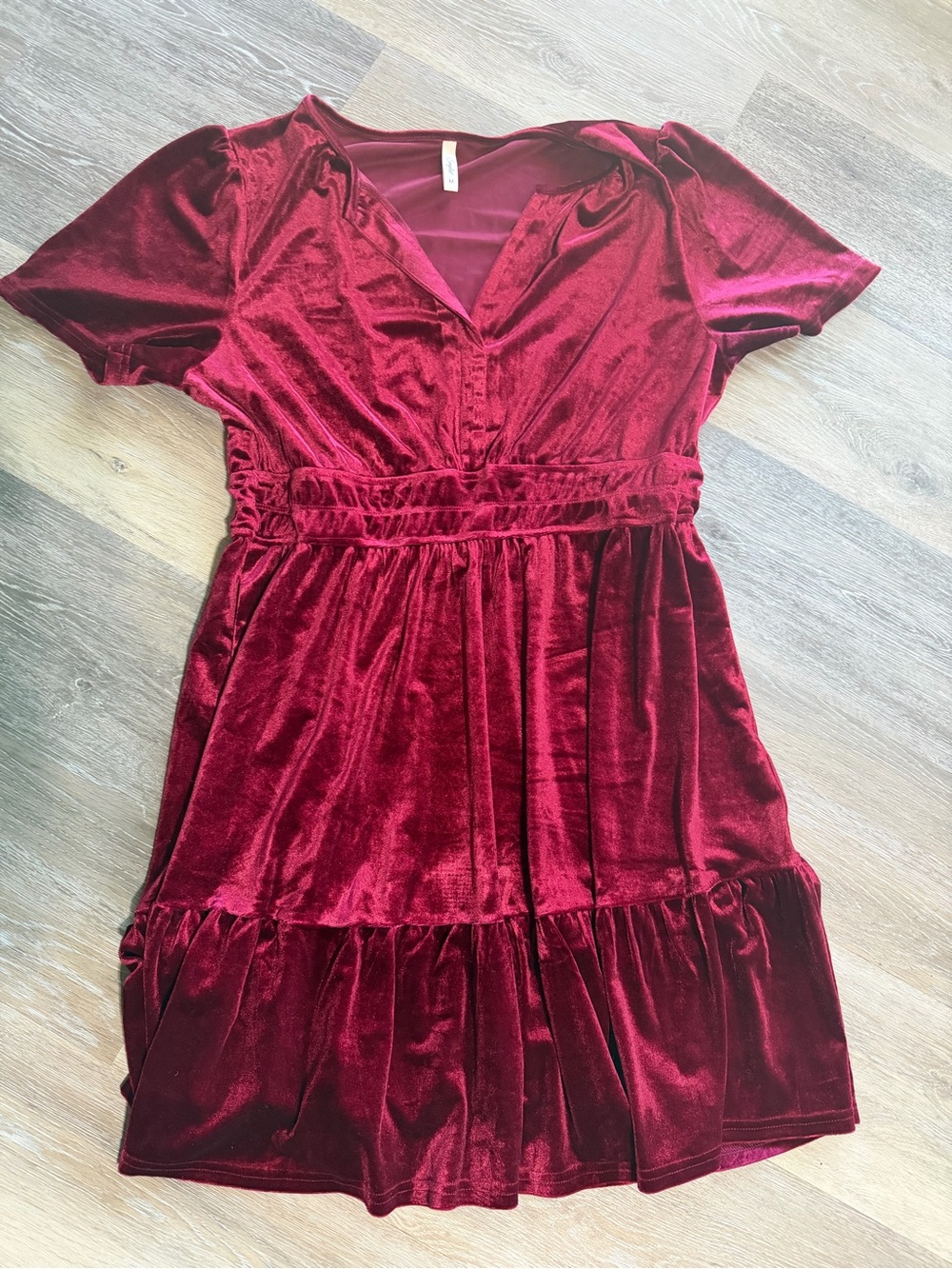 Women’s Velvet Burgundy Short-Sleeve Dress #eveningwear #Christmas